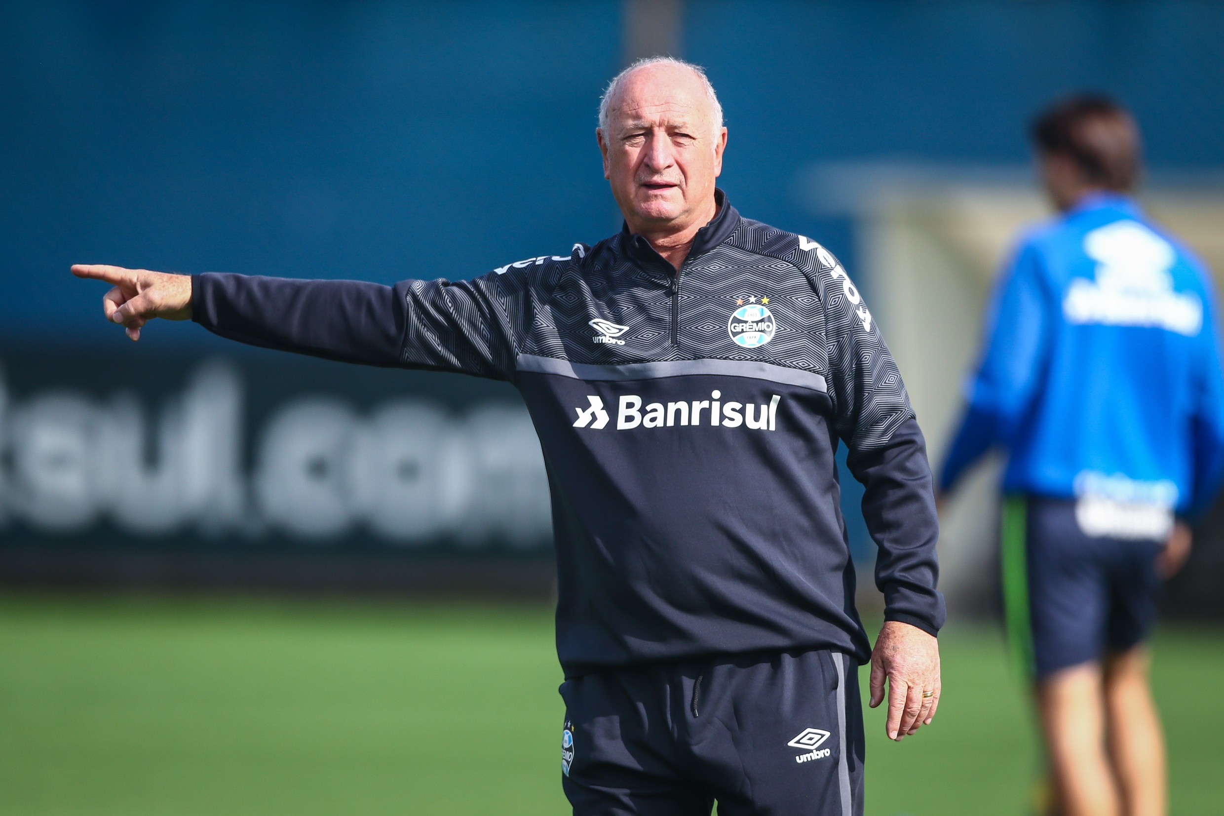 Felipão passará o dia com Ancelotti e jogadores da seleção para trocar experiências