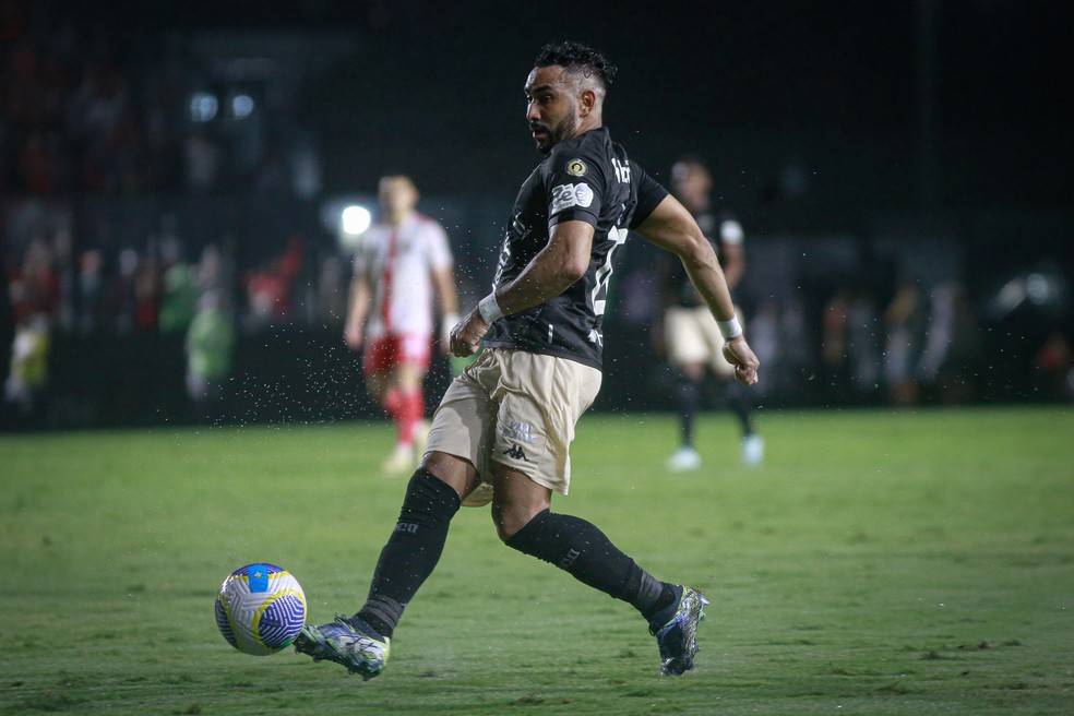 Payet continua sendo esperança vascaína — Foto: Matheus Lima/Vasco