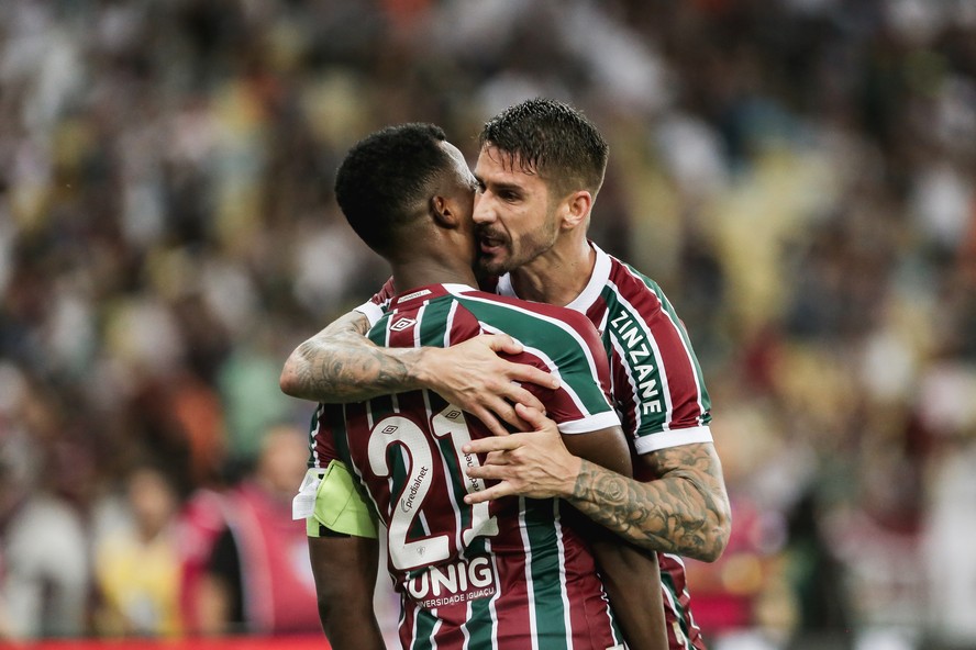 Arias e Everaldo serão titulares contra Once Caldas-COL
