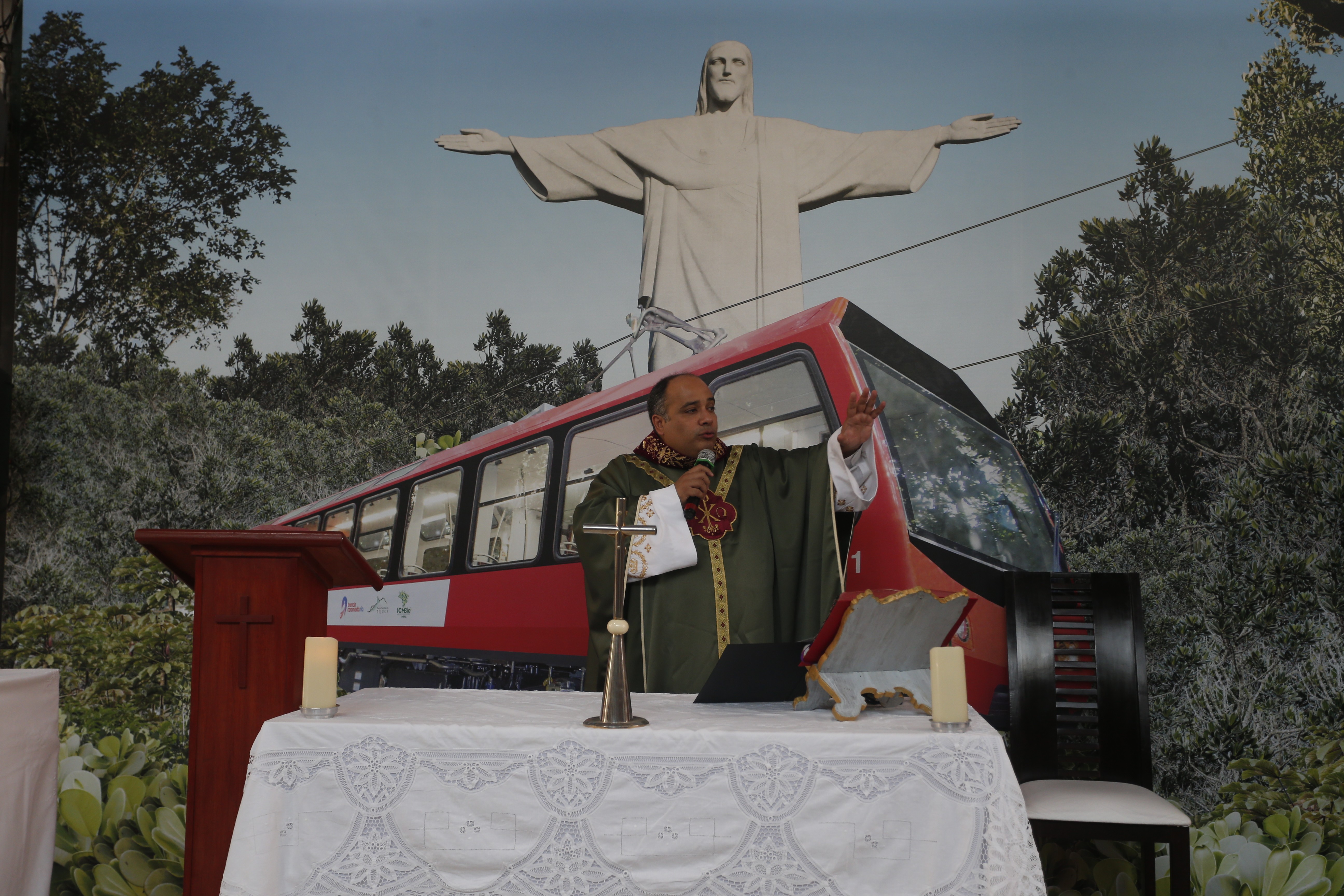 Padre Omar vai receber o título de Cidadão Benemérito do Município do Rio