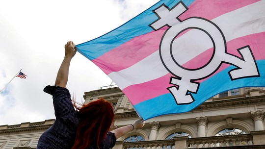 Reino Unido quer proibir aulas sobre identidade de gênero nas escolas