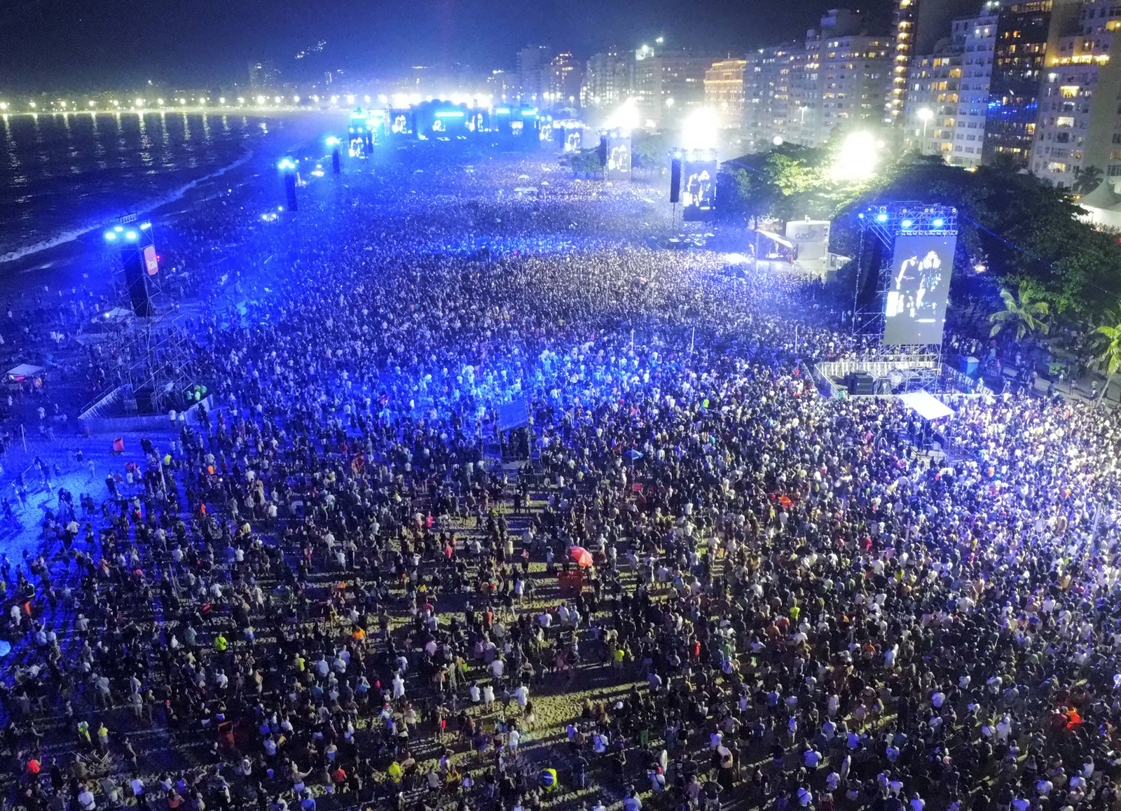 Show de Madonna leva público ao delírio na praia de Copacabana — Foto: Custódio Coimbra / Agência O GLOBO