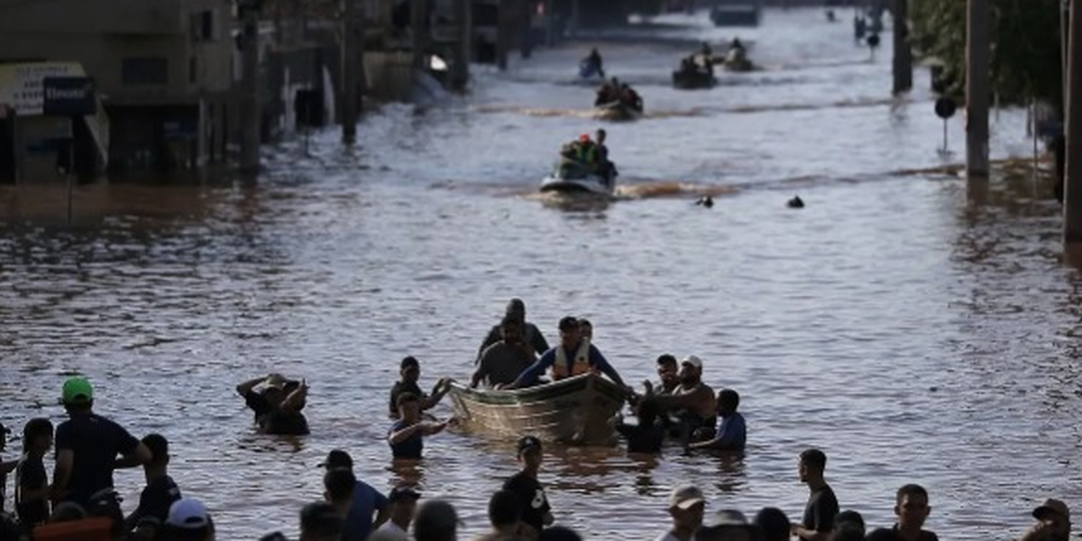 Corpo de Bombeiros do RS nega proibição do uso de jet skis em enchentes
