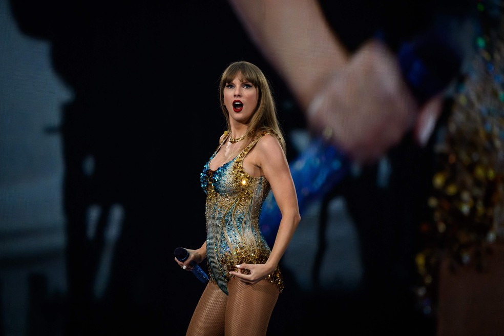 Taylor Swift em show na Fran&ccedil;a &mdash; Foto: JEFF PACHOUD / AFP
