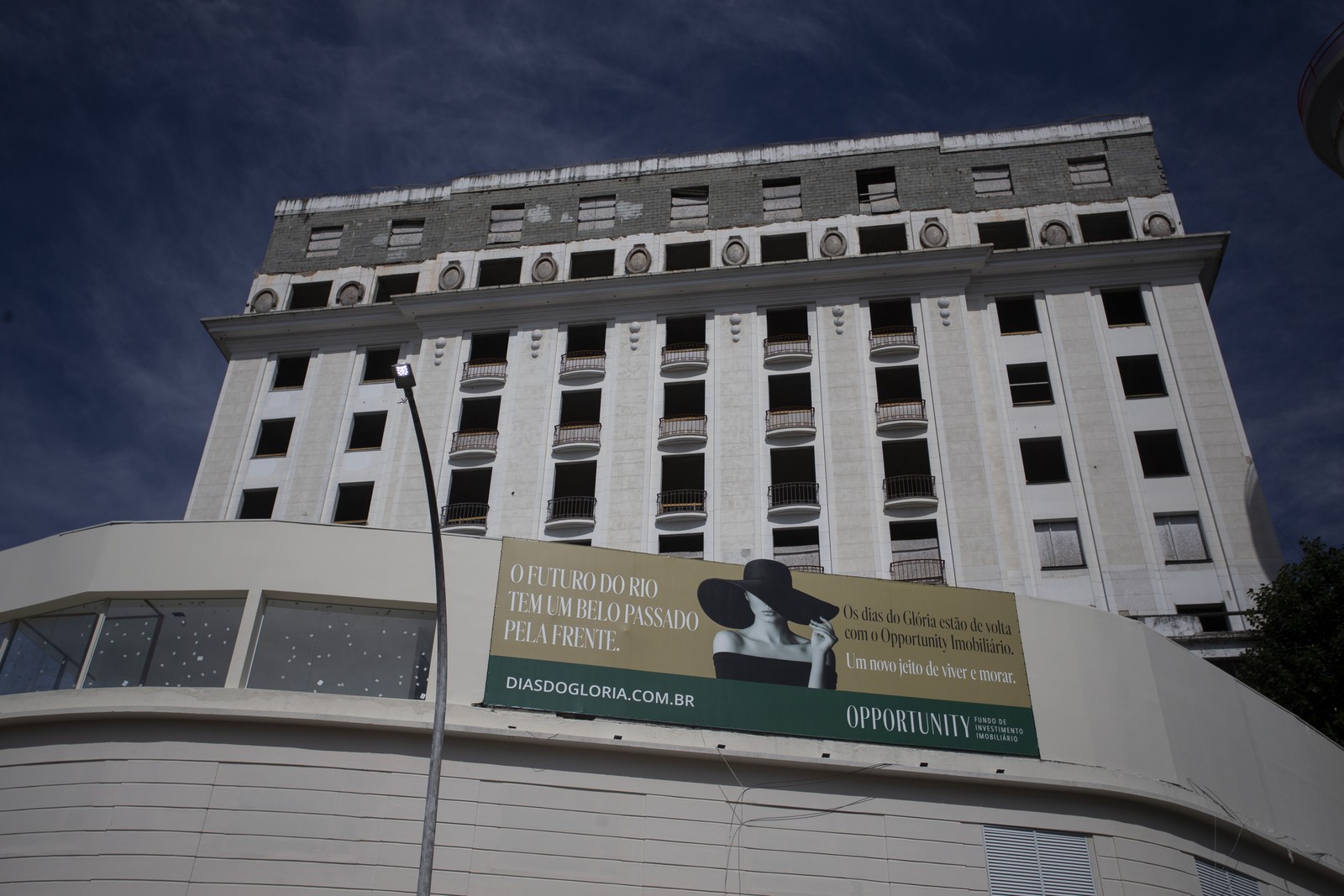 A fachada, tombada, permanecerá a mesma dos anos de glória — Foto: Marcia Foletto / Agência O Globo