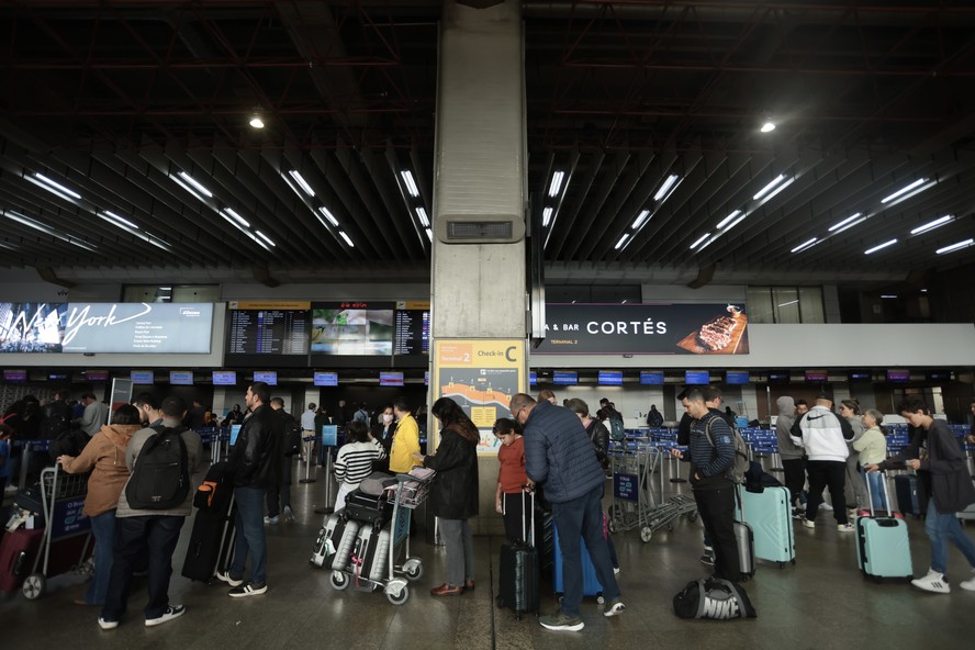 Aeroporto de Guarulhos. Governo vai lançar programa de compra de passagens