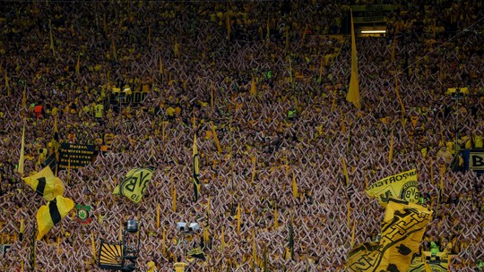 Muralha amarela: Festa da torcida do Borussia Dortmund em 1ª semifinal de Champions após 11 anos impressiona; veja imagens e repercussão