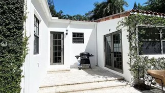 Churrasqueira da mansão de Anitta, em Miami — Foto: Reprodução