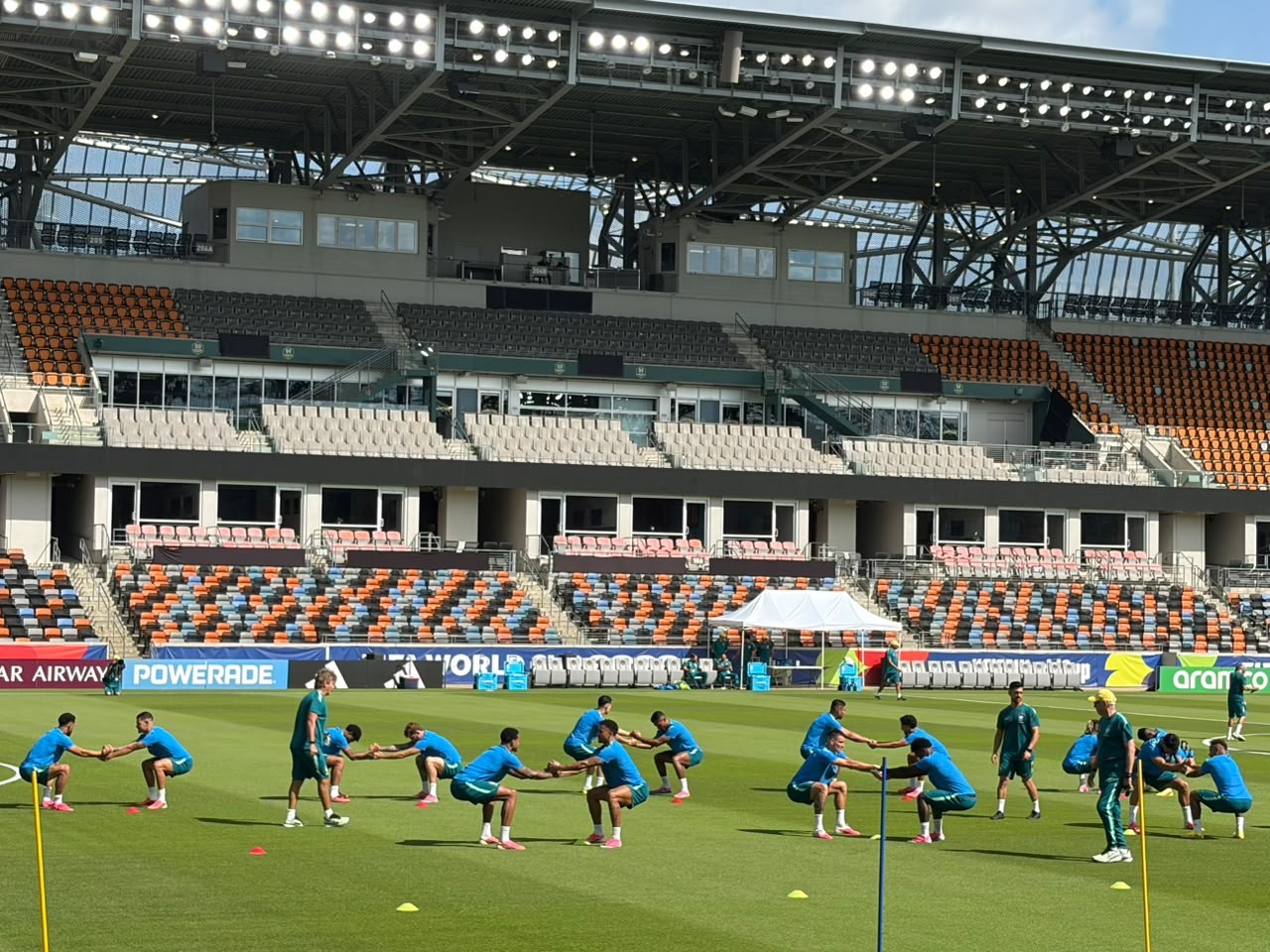 Seleção brasileira faz último treino antes de jogo contra o Japão e deve repetir time pela primeira vez com Ancelotti
