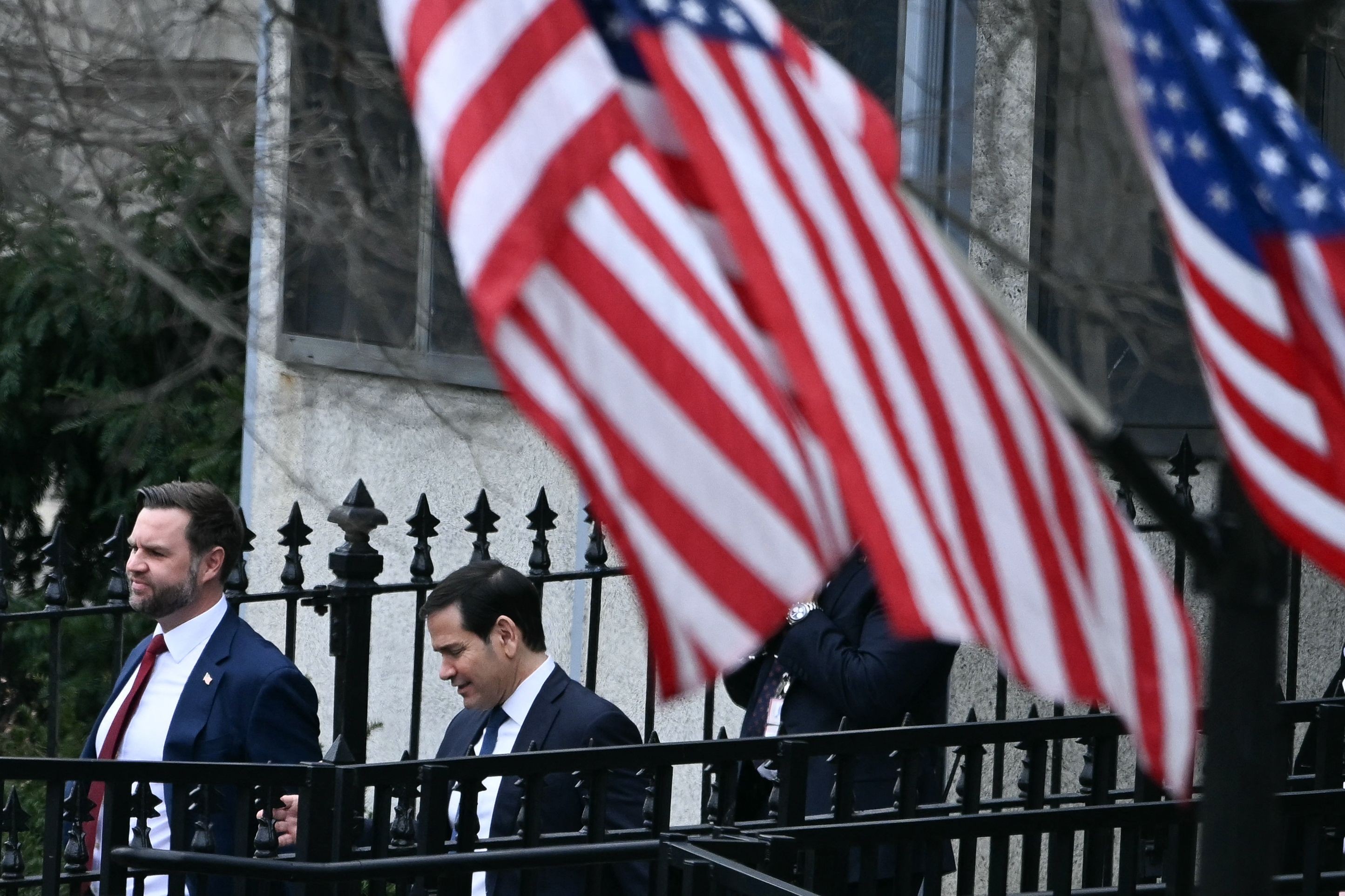 Trumpismo pós-Trump passa por Vance, Rubio e, para azar deles, pelo Papa também, aponta Fintan O’Toole