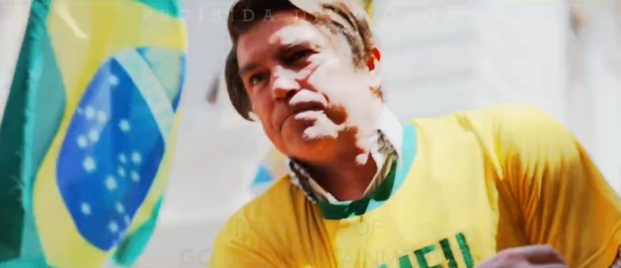 O ator Jim Caviezel interpreta o ex-presidente Jair Bolsonaro no filme 'Dark Horse'