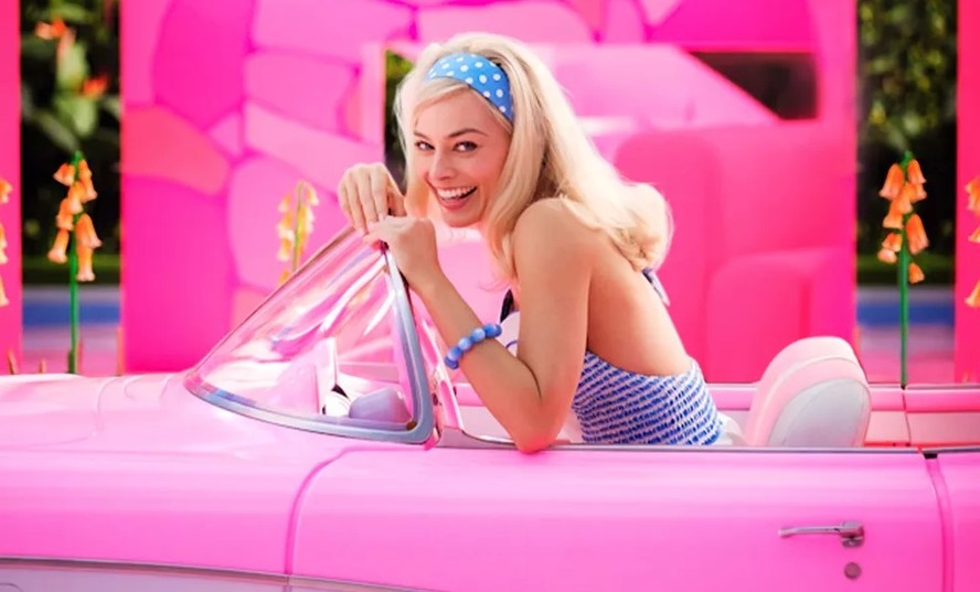 A atriz Margot Robbie é a protagonista de 'Barbie'
