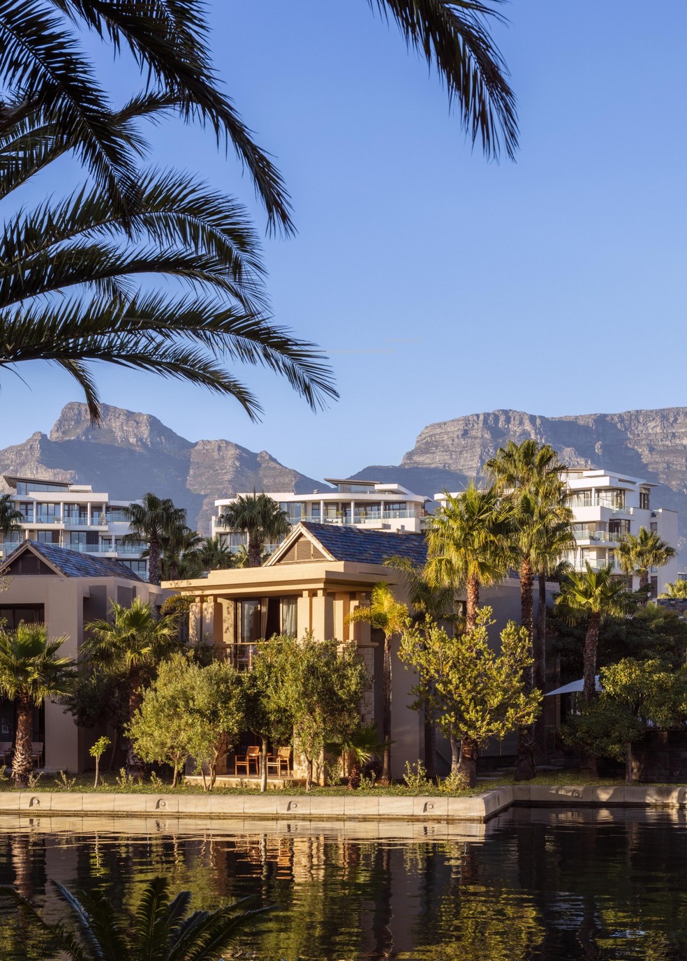 Vista do hotel, a Table Mountain é uma das atrações de Cape Town — Foto: Divulgação
