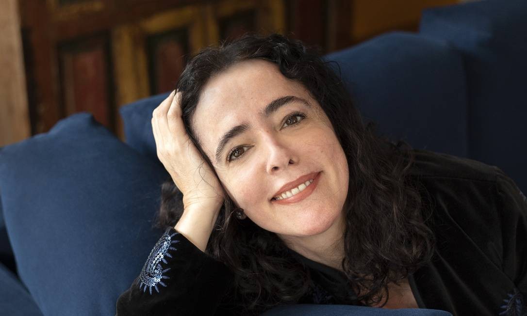 Silvia Buarque apresentará Prêmio Grande Otelo ao lado da mãe, Marieta Severo