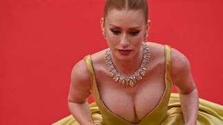 Marina Ruy Barbosa no Festival de Cannes — Foto: Sameer Al-Doumy/AFP