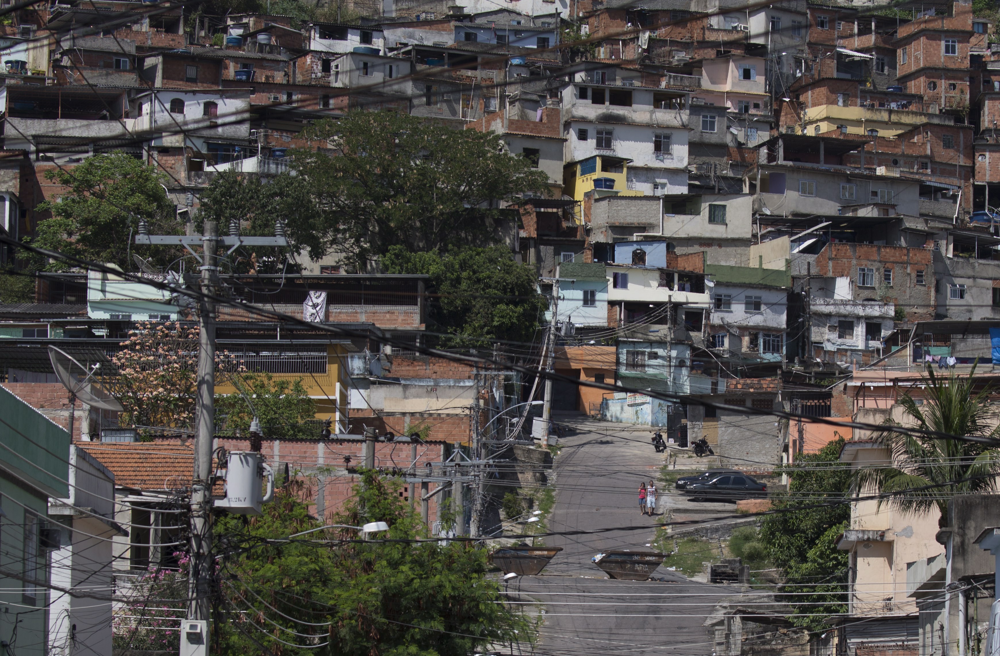 Quatro pessoas morrem em ataque a tiros no Rio de Janeiro