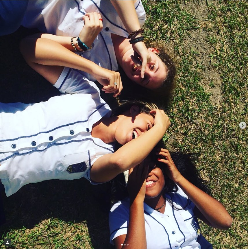 Em 2018, Carolina Caziuk, Yngrid Vidal e Juliana Marins, trio conexão, grupo das amigas inseparáveis do Pedro II — Foto: Álbum de família