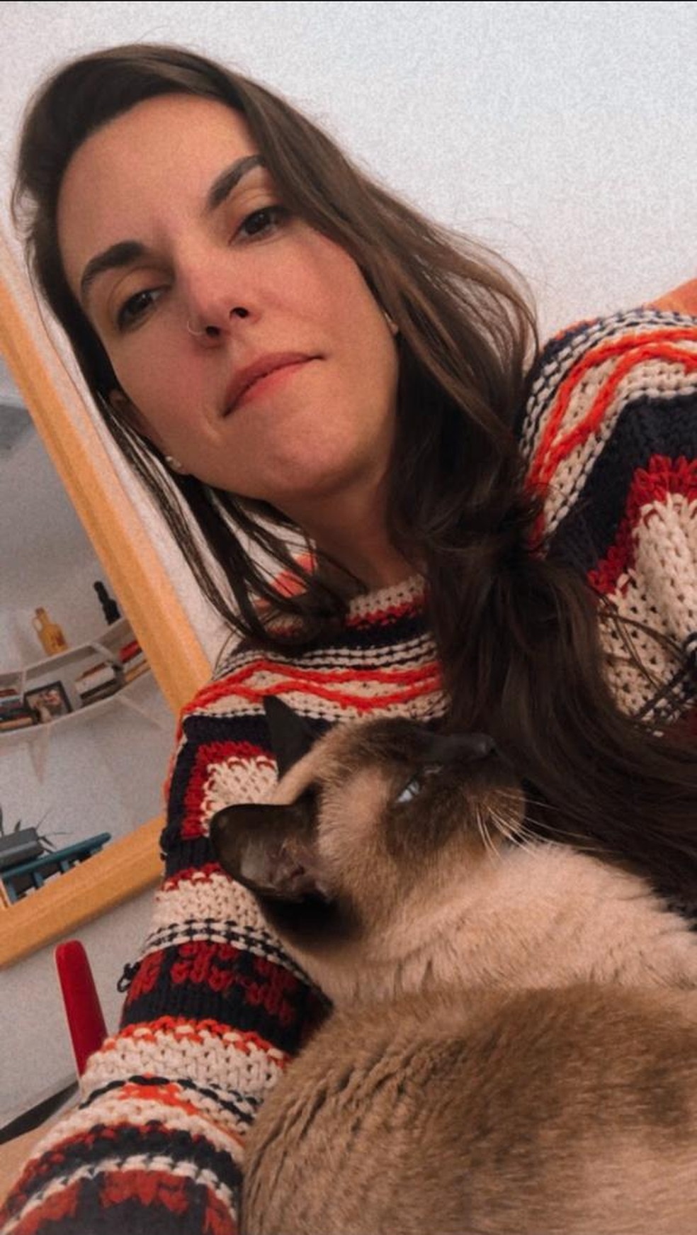 Larissa Paladino com a gatinha Catarina — Foto: Arquivo pessoal