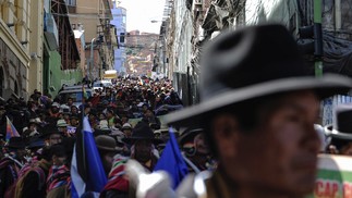 Protestos na Bolívia — Foto: JORGE BERNAL/AFP