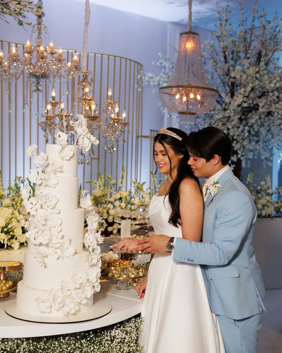 Lucas, filho de Maira Cardi, se casou com a influenciadora Thuani Todeschini — Foto: Divulgação @michaelbrito