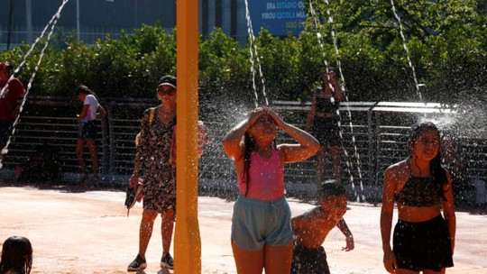 Parque Rita Lee é inaugurado em domingo de sol e altas temperaturas 