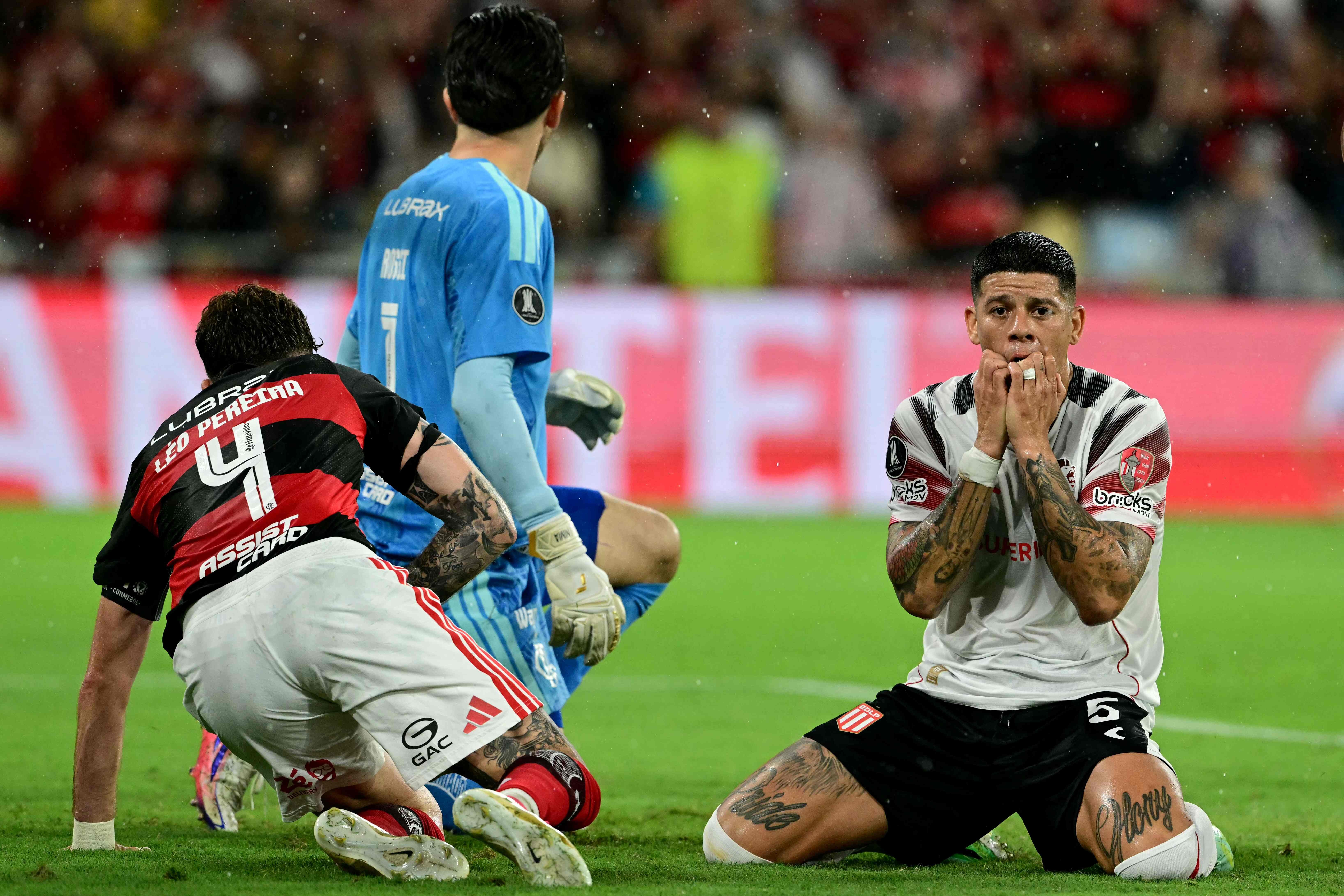 Conmebol rejeita protesto do Flamengo contra escalação de Rojo pelo Estudiantes