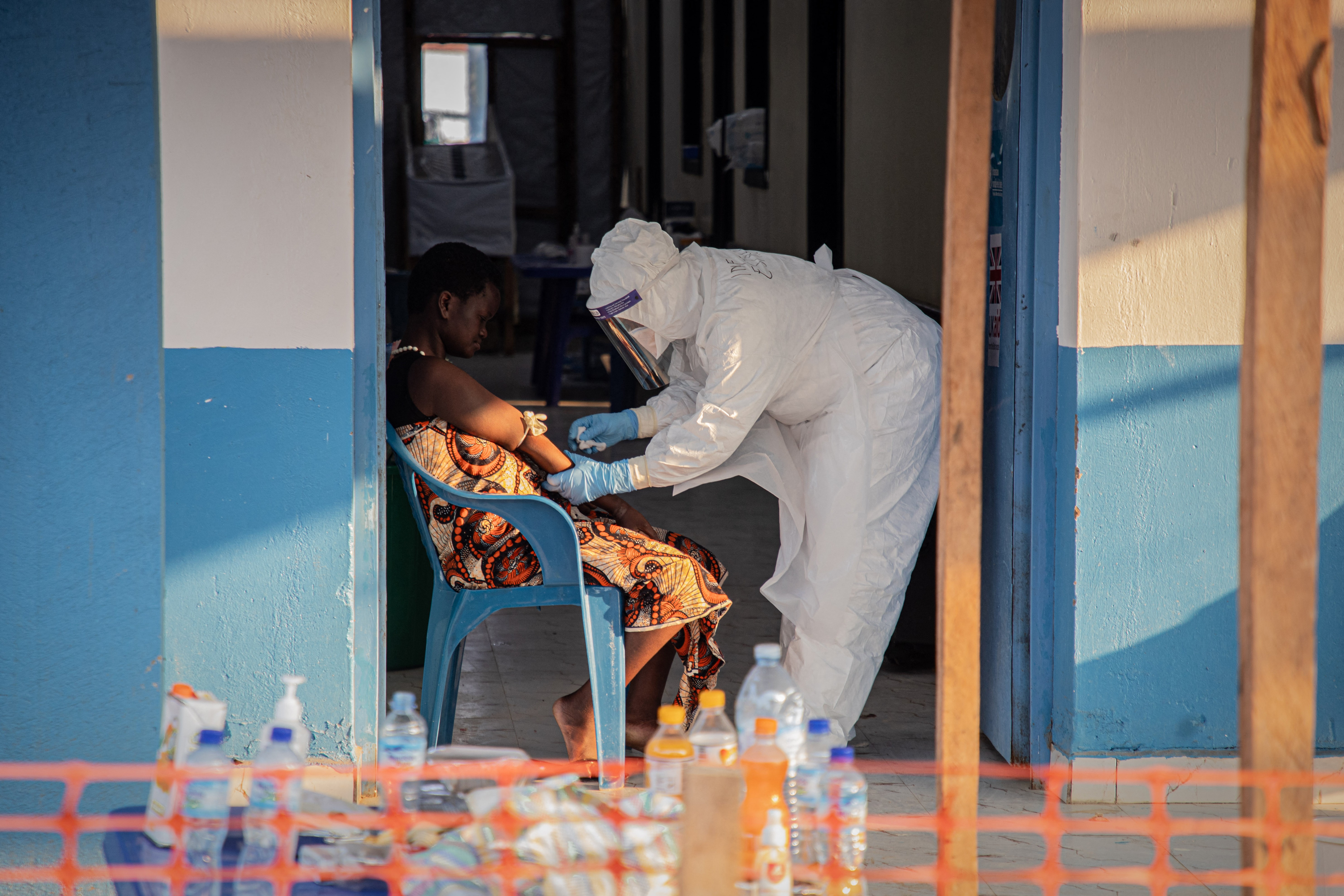 Ebola: órgão africano afirma que a disseminação do Ebola apresenta sinais de emergência pandêmica - QTU Questões do Universo