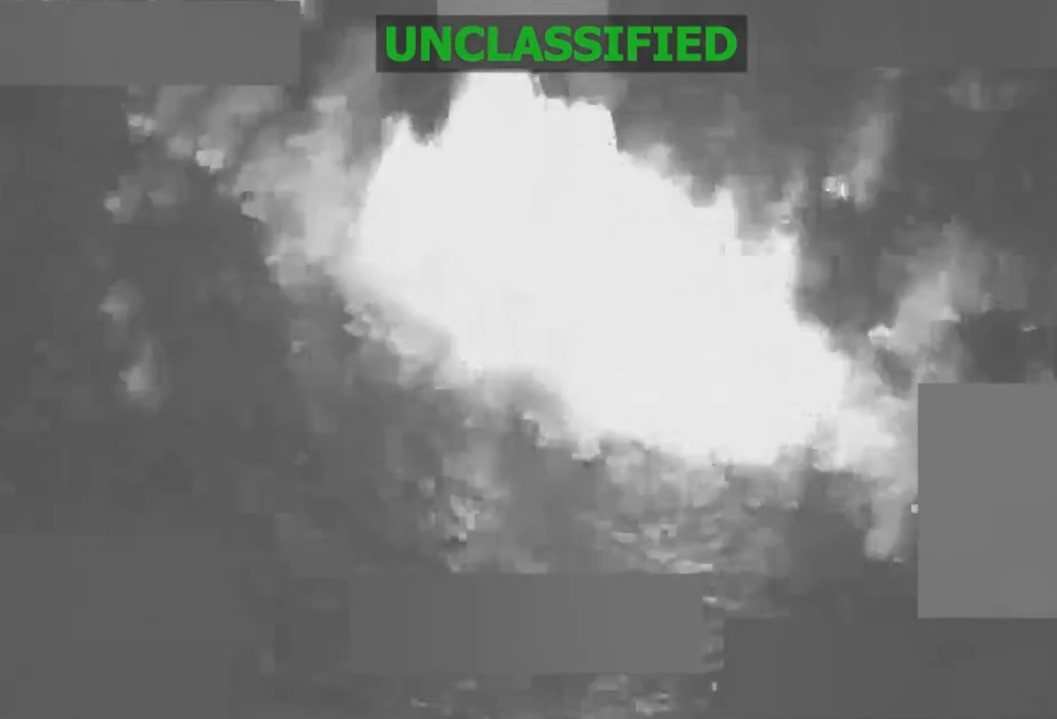 EUA anunciam ataque contra barco acusado de ligação com o narcotráfico no Pacífico; duas pessoas morreram