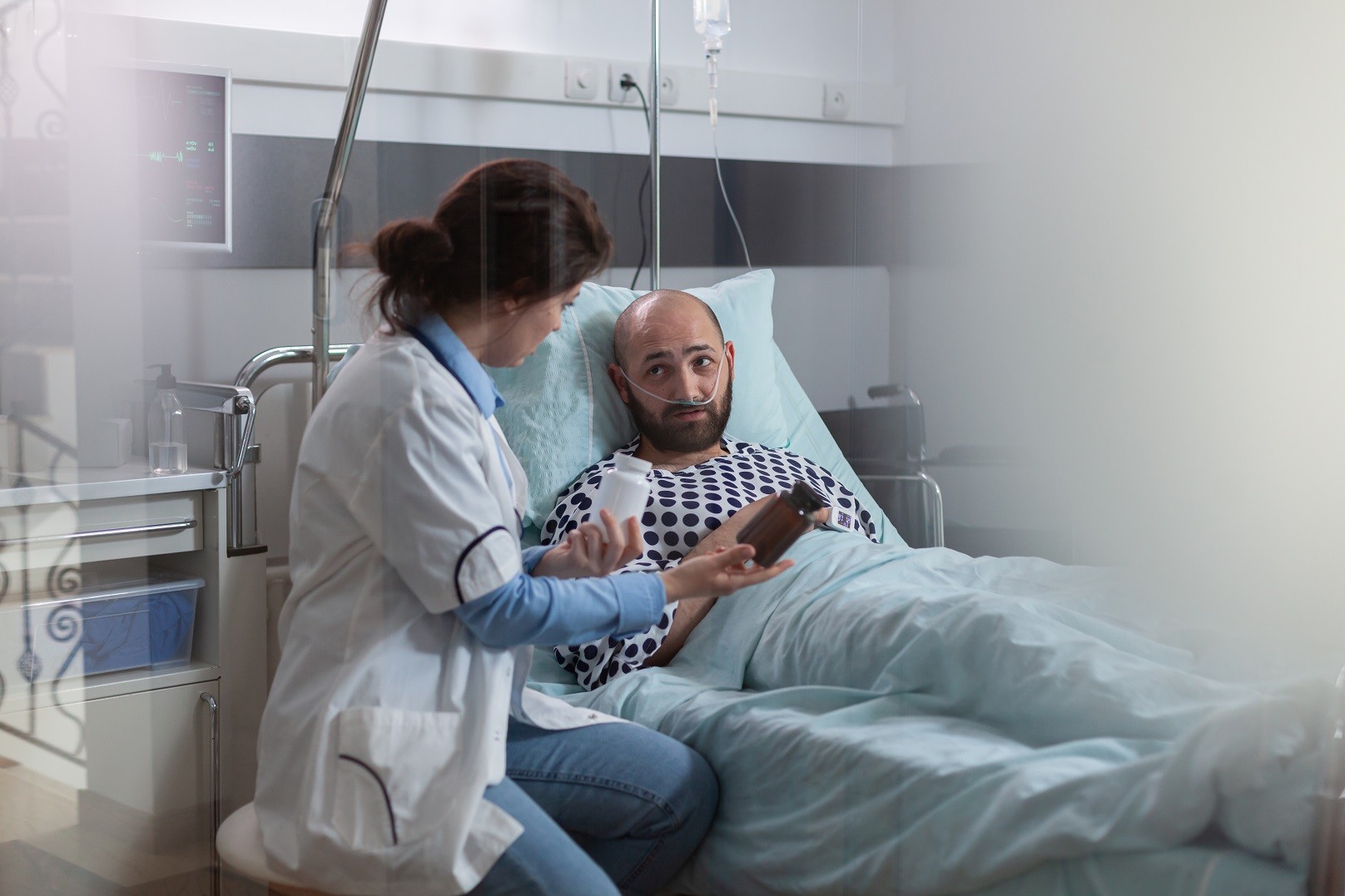Quer que o médico fique mais tempo no quarto do hospital com o paciente? Mude a posição da cadeira, mostra novo estudo
