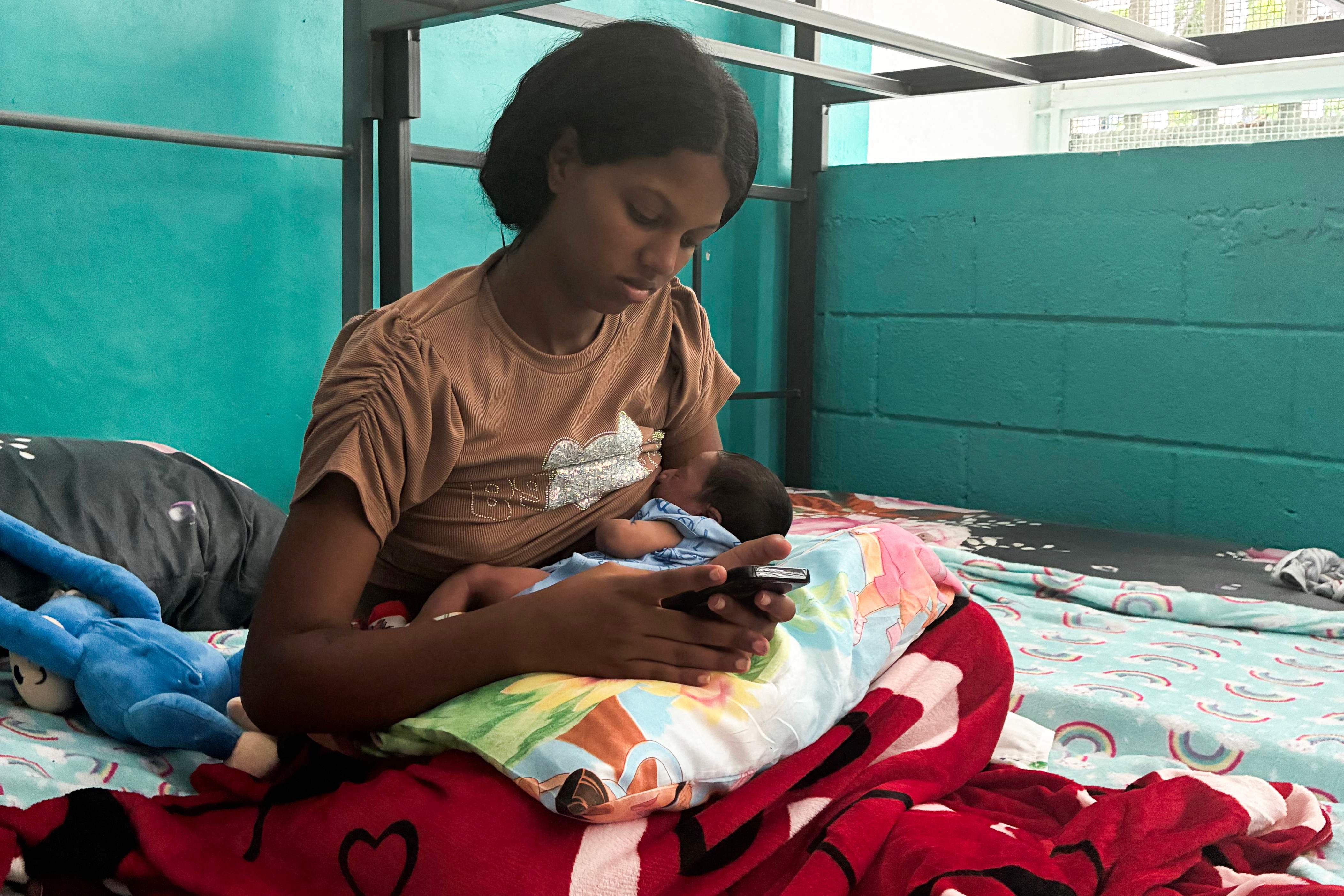 Mulher deu à luz entre escombros de duplo terremoto que atingiu a Venezuela