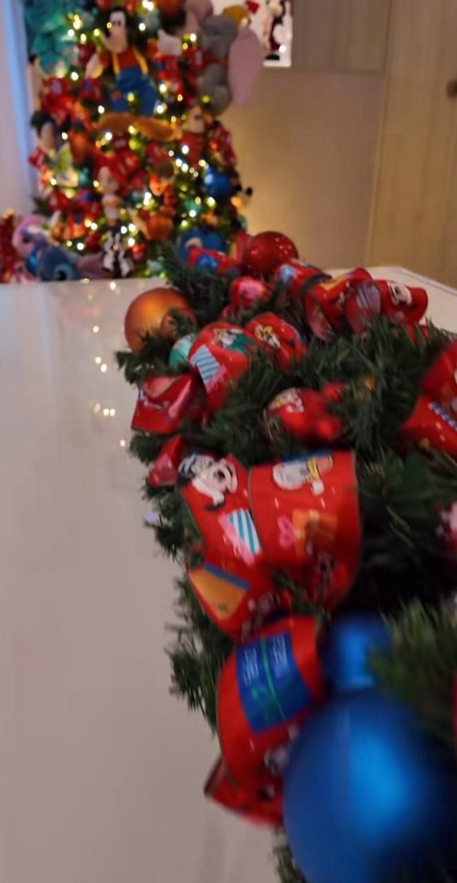 Christmas decoration at Larissa Manoela and André Luiz Frambach — Photo: Reproduction/Instagram