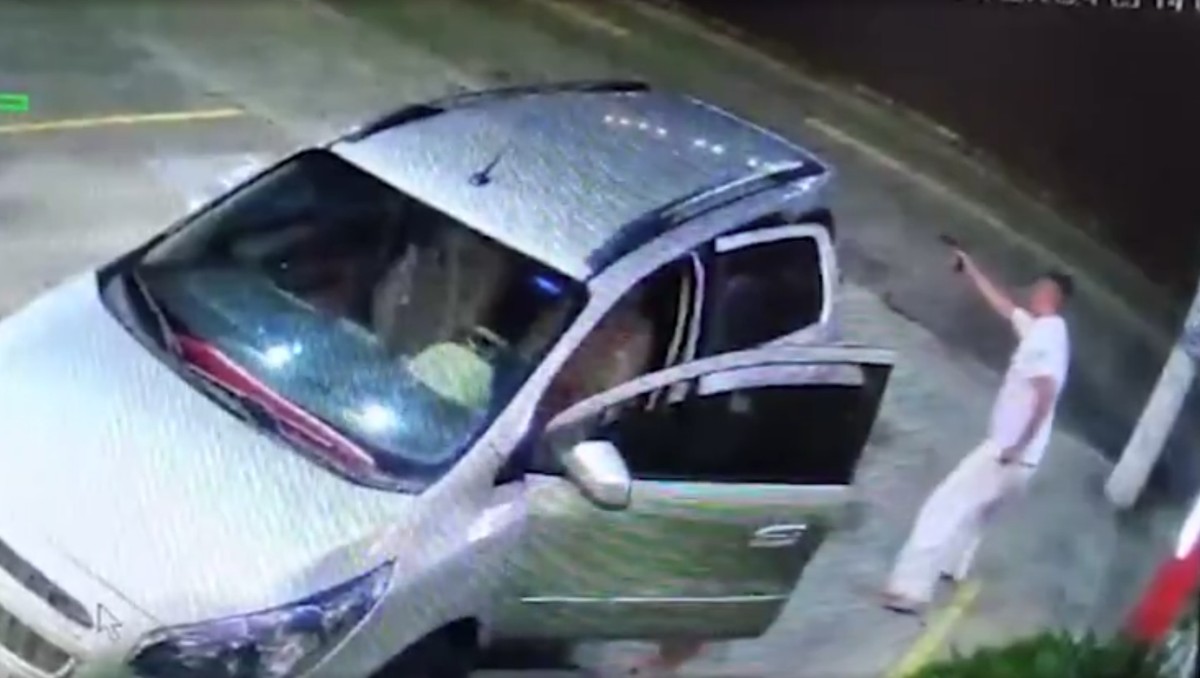 Assalto, porta trancada e fuga: como PM e filha de 19 anos acabaram mortos por bandidos em SP