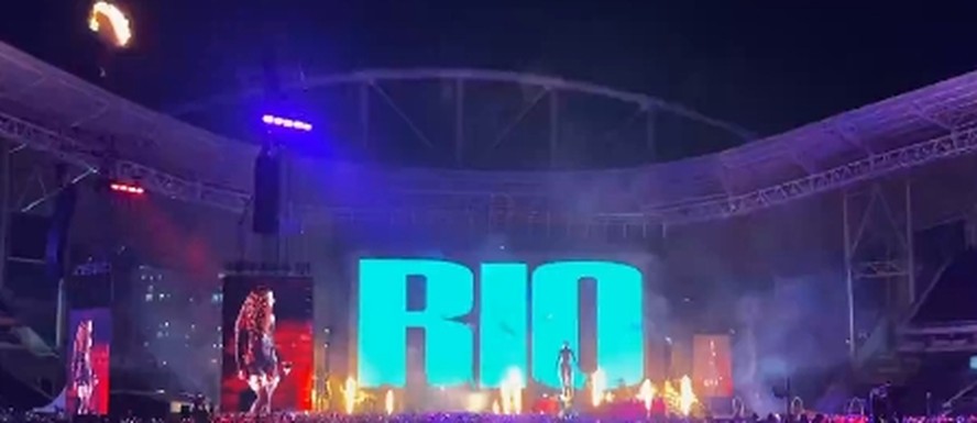 The Weeknd e Anitta lançam 'Rio' durante show no Engenhão, e fãs já ...