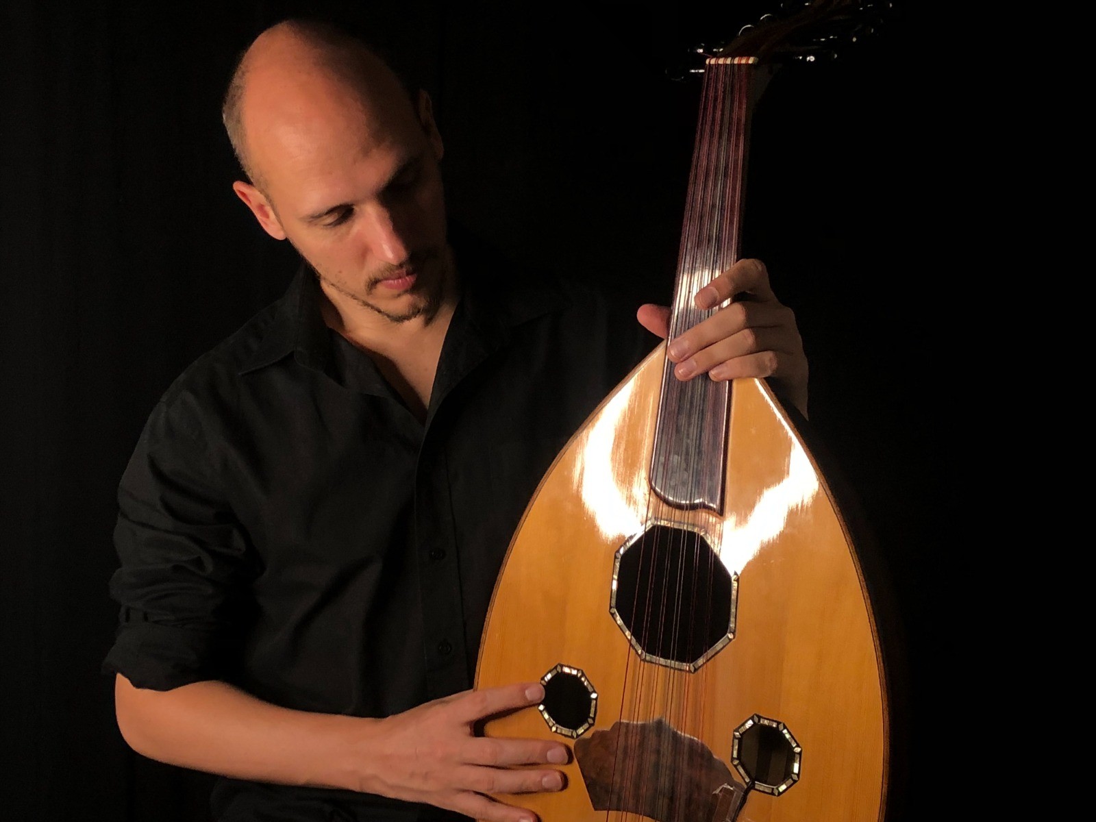 Da comunidade ao palácio: festival internacional leva concertos gratuitos de harpa à Zona Sul do Rio