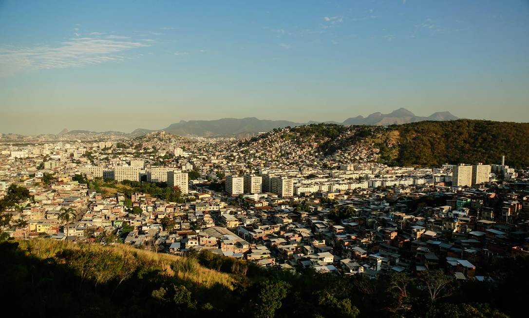 Rio: Calor extremo em bairros contrasta com brisa da Zona Sul