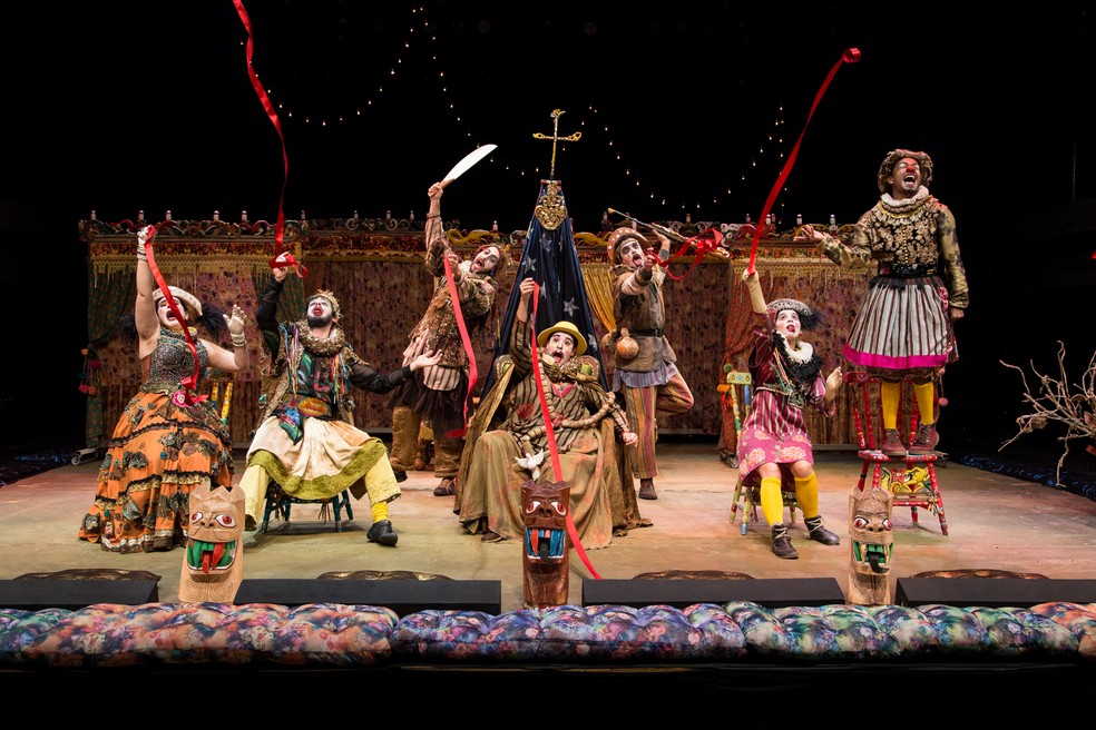 O clássico "Auto da Compadecida", de Ariano Suassuna, ganha nova leitura na primeira parceria entre o Grupo Maria Cutia e o premiado diretor Gabriel Villela — Foto: Tati Motta/Divulgação