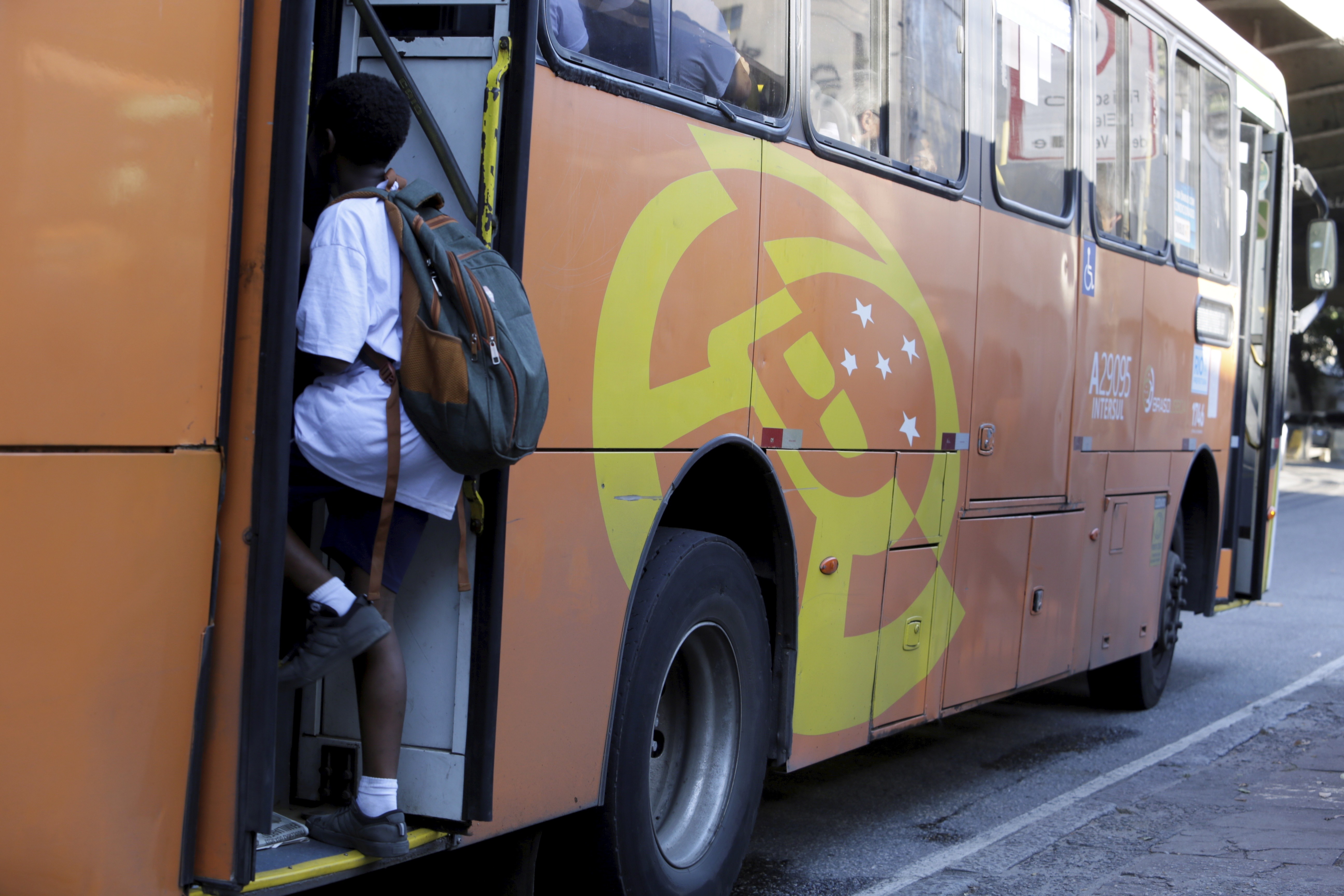 Falta de segurança afetou o transporte de alunos de 95% das escolas públicas, revela pesquisa