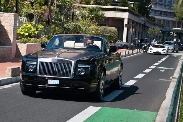 Cristiano Ronaldo coleciona carros de luxo — Foto: Reprodução Instagram