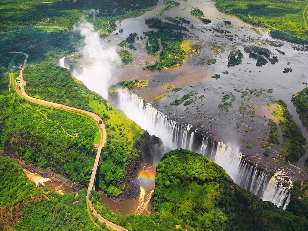 Rota A8 – Cataratas Vitória (Zimbábue): trajeto ao lado de uma das maiores quedas-d’água do mundo. — Foto: Reprodução/Redes sociais