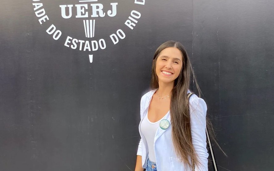 Medicina, intercâmbio e cervejaria: quem é Larissa Moraes, jovem em