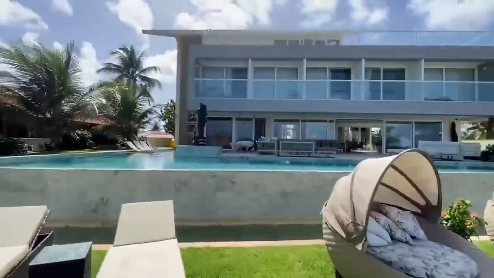 Fachada da casa de Vanessa Lopes — Foto: Reprodução