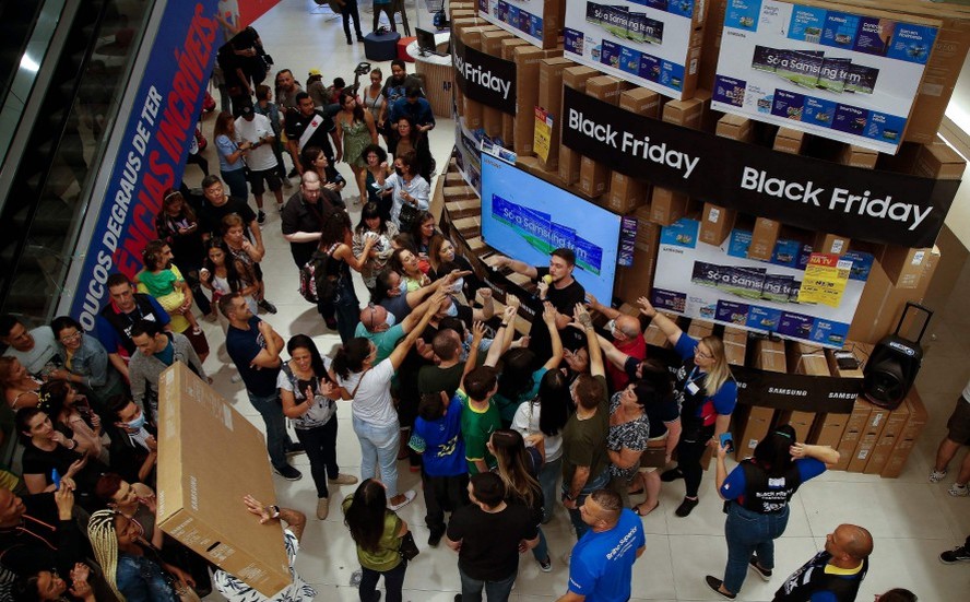 Pesquisa 49 dos consumidores acreditam em promoções na Black Friday