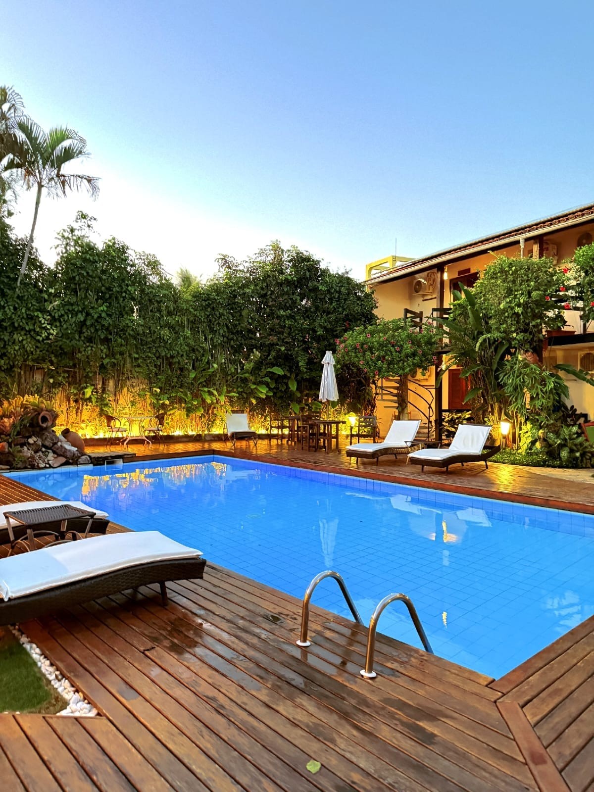 A Pousada Casa de Maria, em Prado, no litoral sul da Bahia, é o destino ideal para os encantos à beira-mar