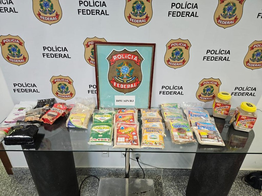 Cocaína estava escondida em 25 pacotes de farinha