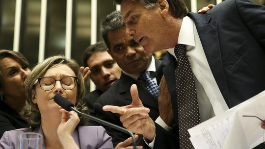 Bolsonaro reage após virar réu por apologia ao estupro contra deputada do PT: 'A perseguição não para'