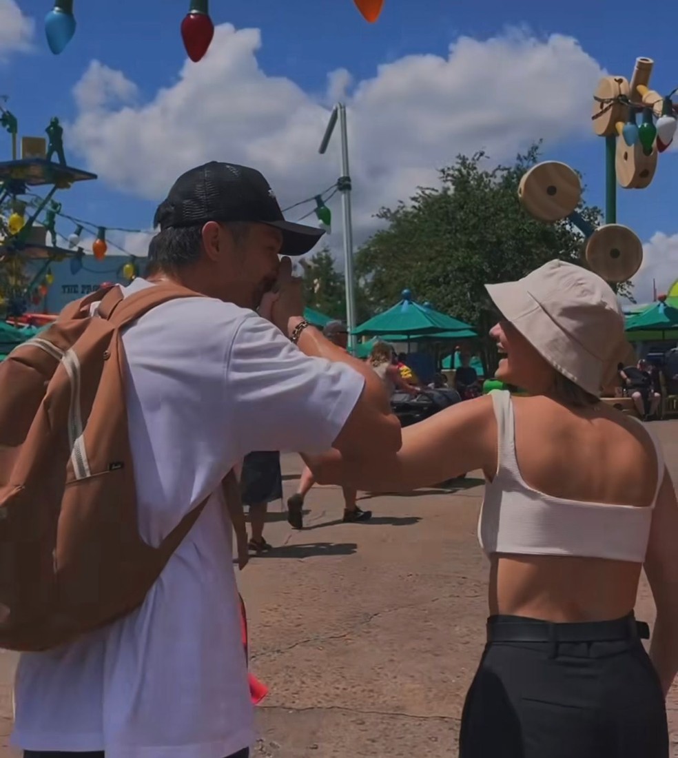 Romulo Estrela viaja com a família de férias. Veja fotos