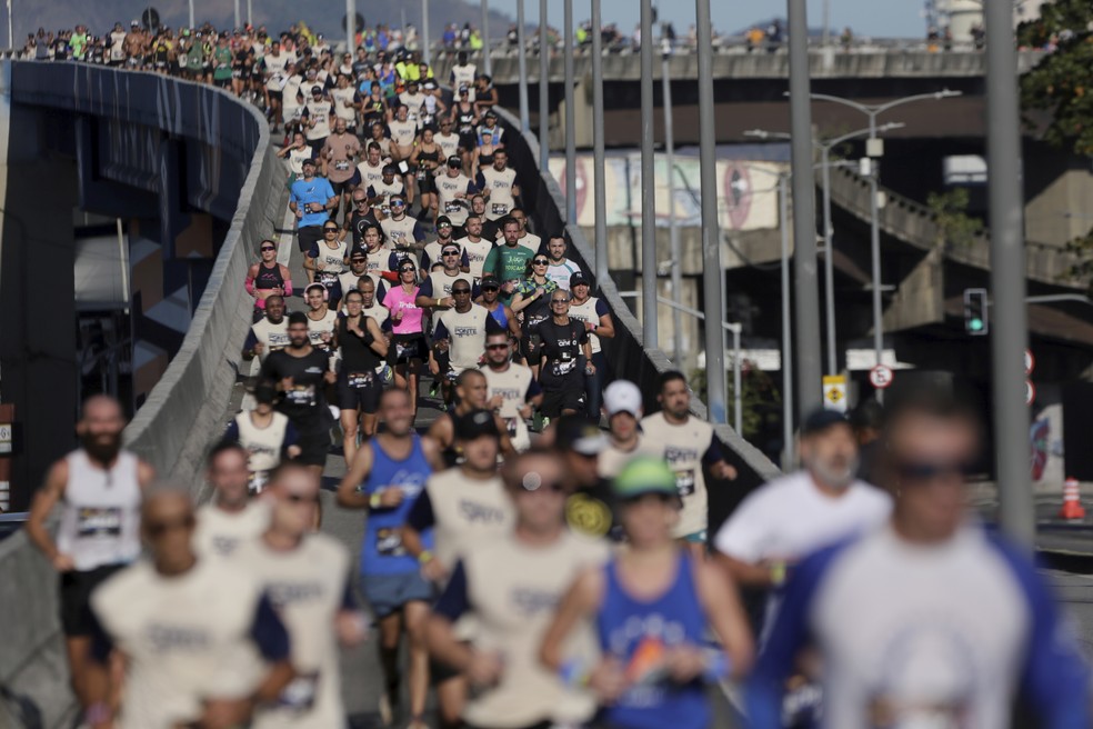 Desafio da Ponte reuniu 5 mil inscritos — Foto: Marcelo Theobald / Agência O Globo