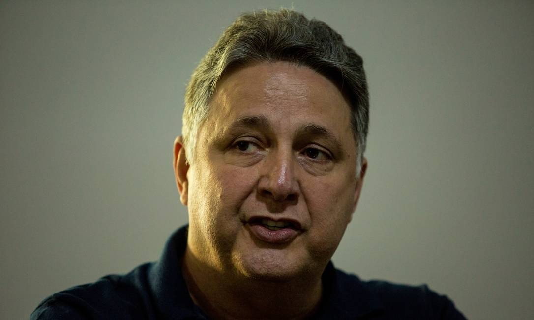 Justiça determina suspensão de direitos políticos de Garotinho após condenação