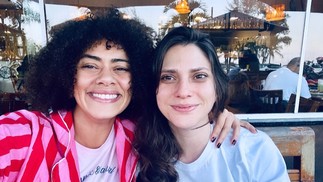 Anna Flavia Cavalcanti from Garota do Momento is dating casting director Letizia Navaira – Photo: Reproduction/TV Globo