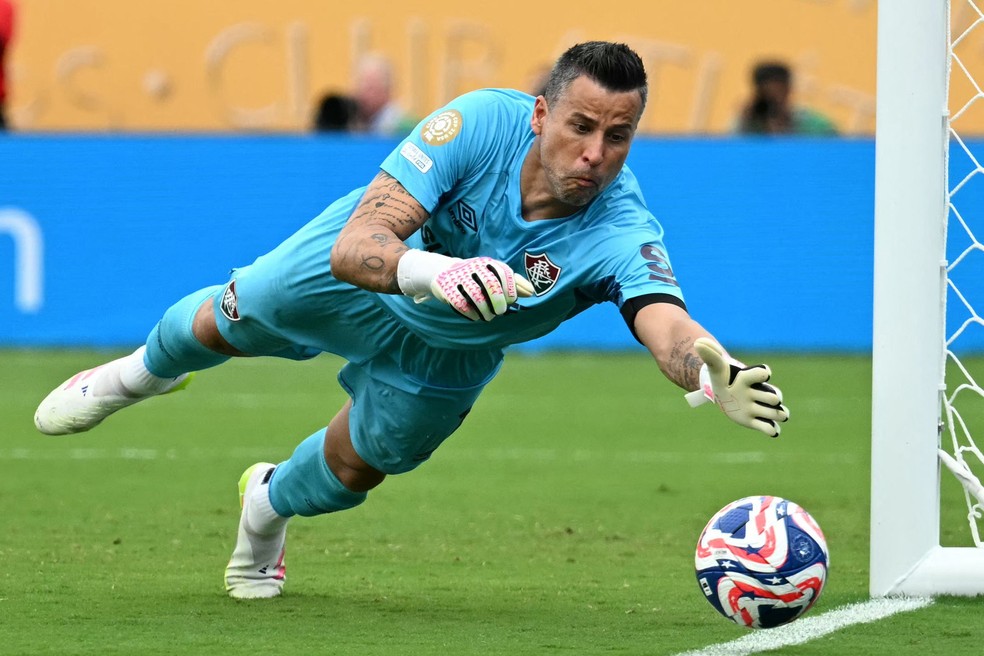 Fábio, do Fluminense, é o goleiro com mais minutos em campo no mundo nos últimos 365 dias — Foto: Chandan Khanna / AFP